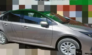 Toyota Corolla 2022 Silver