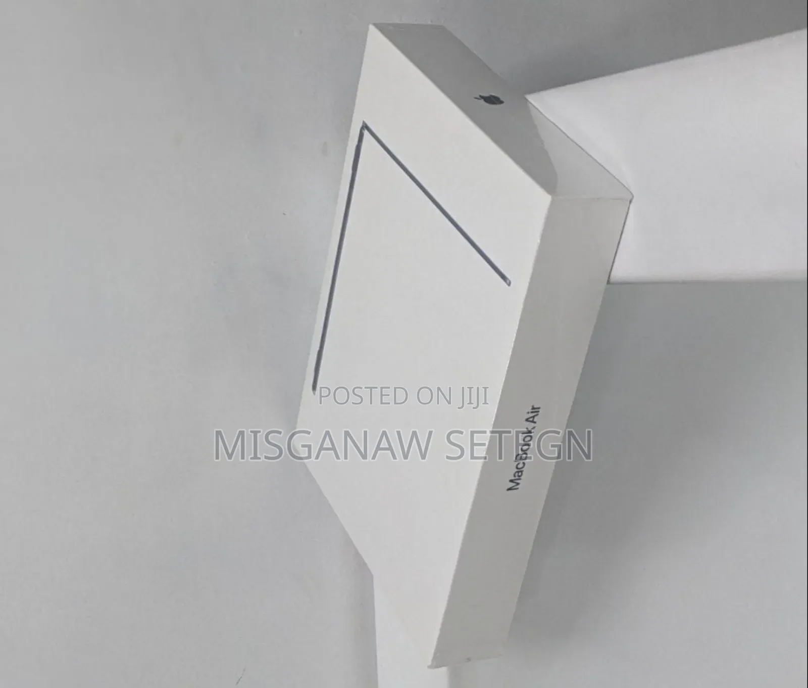 New Laptop Apple MacBook Air 2022 M2 8GB Apple M2 SSD 512GB