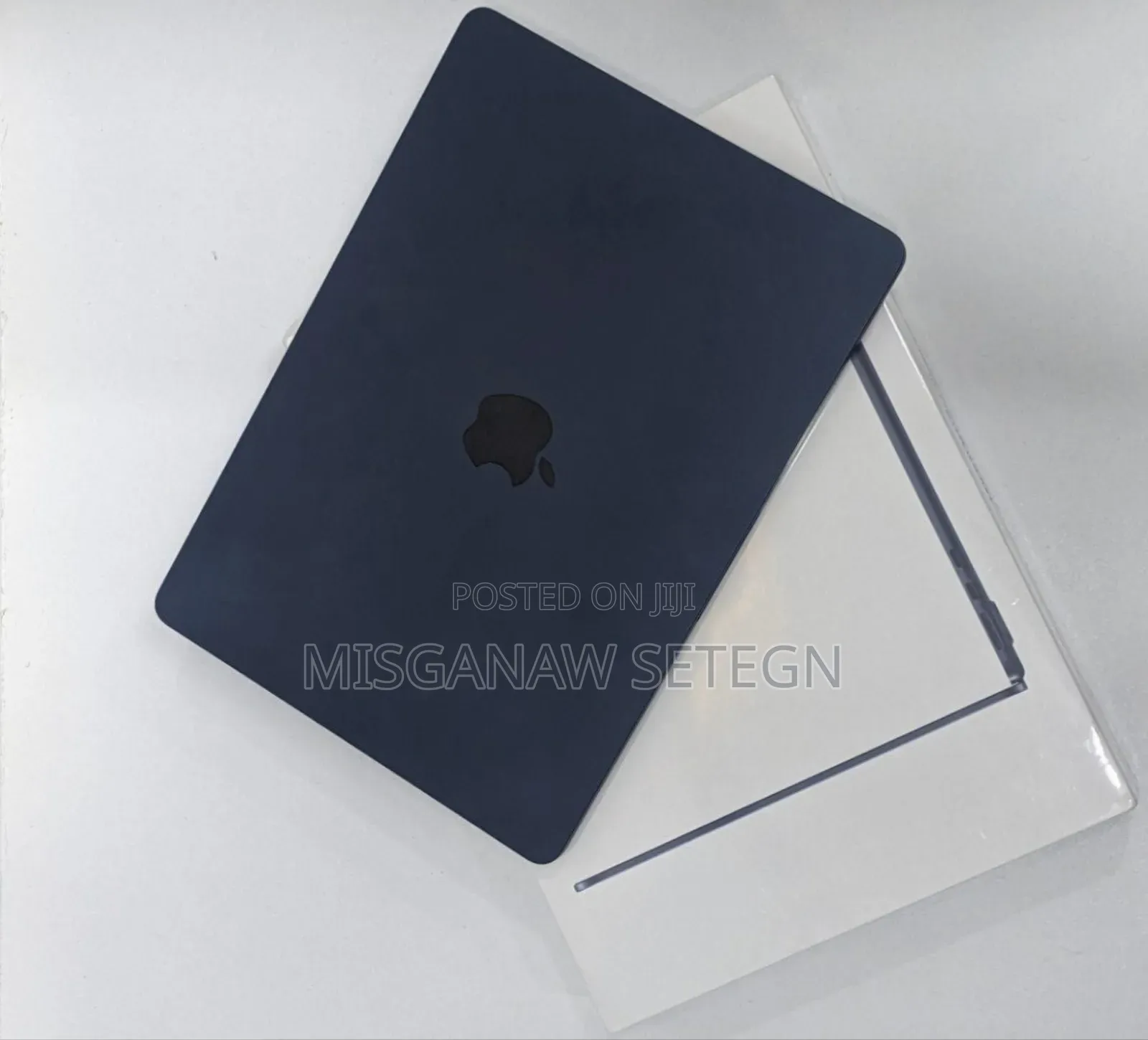 New Laptop Apple MacBook Air 2022 M2 8GB Apple M2 SSD 512GB