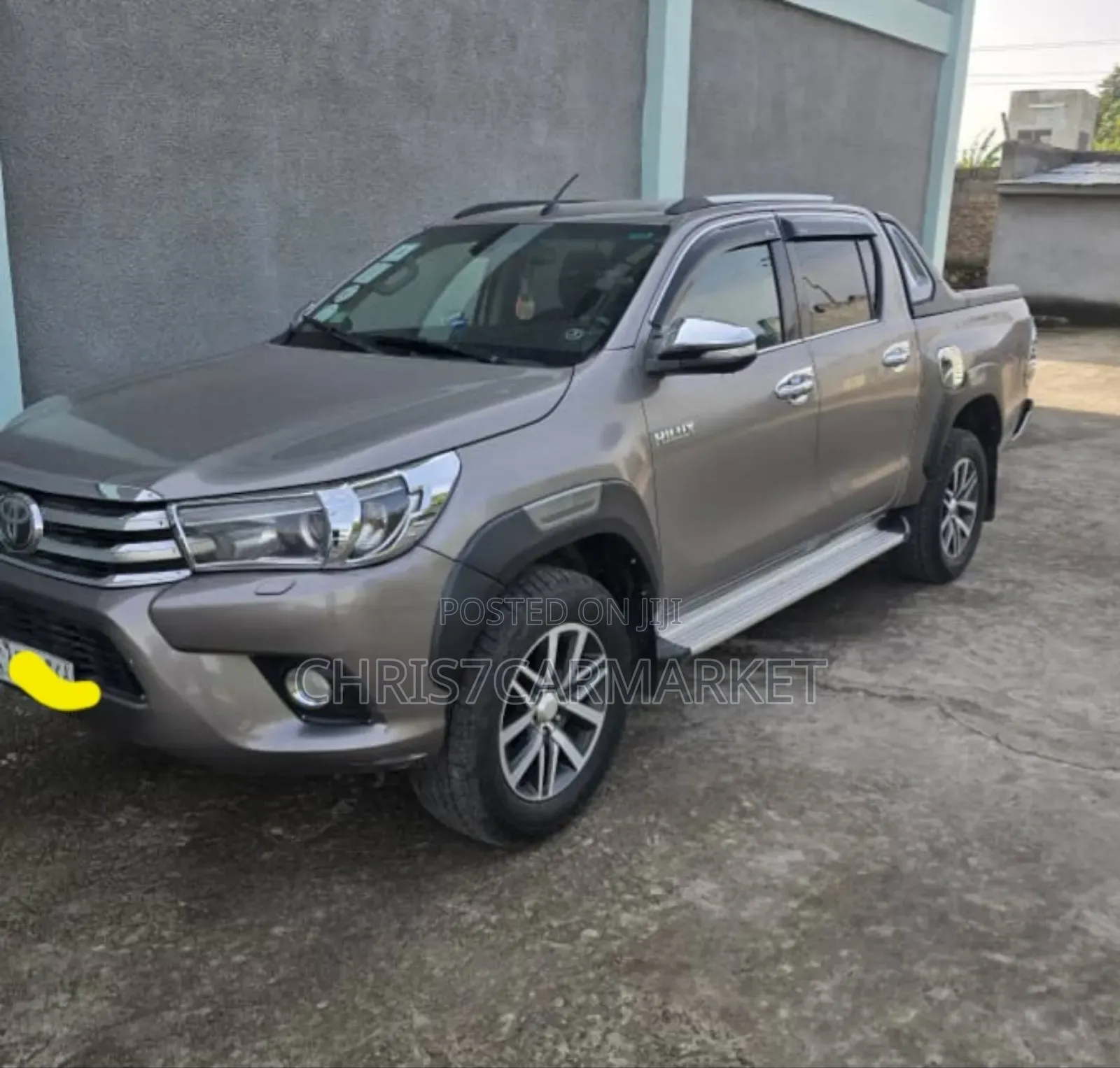 Toyota Hilux Revo Double Cab Deisel 2.4 RWD 2017 Gold