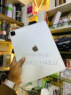 Photo - New Apple iPad Pro 12.9 (2020) 1 TB Gray