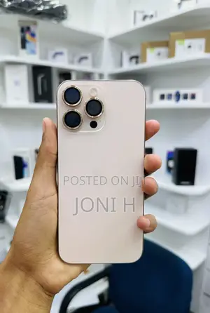 Photo - Apple iPhone 16 Pro Max 256 GB Gold