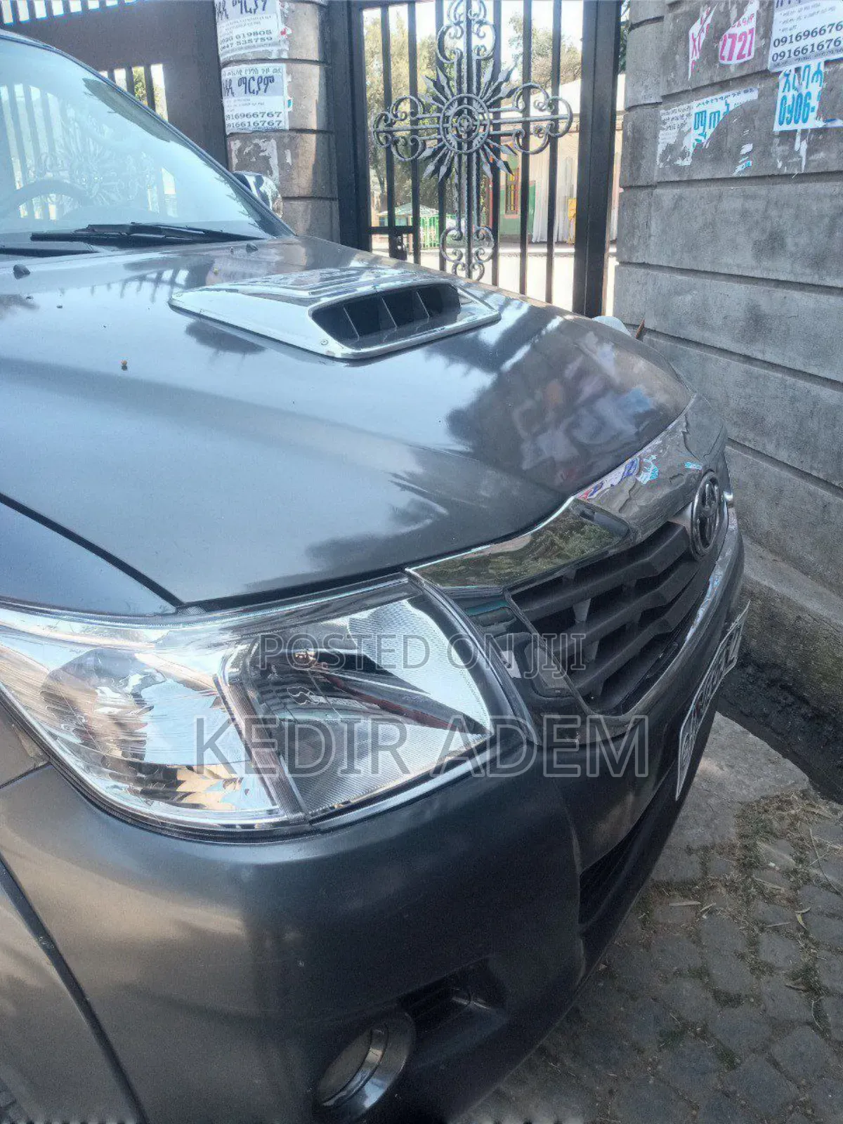 Toyota Hilux 2013 Gray