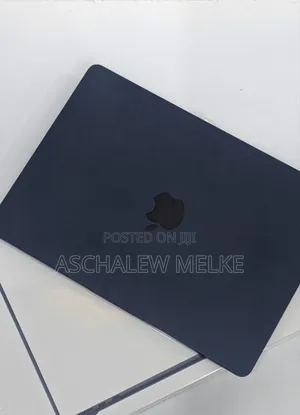 New Laptop Apple MacBook Air 2022 M2 8GB Apple M2 SSD 512GB