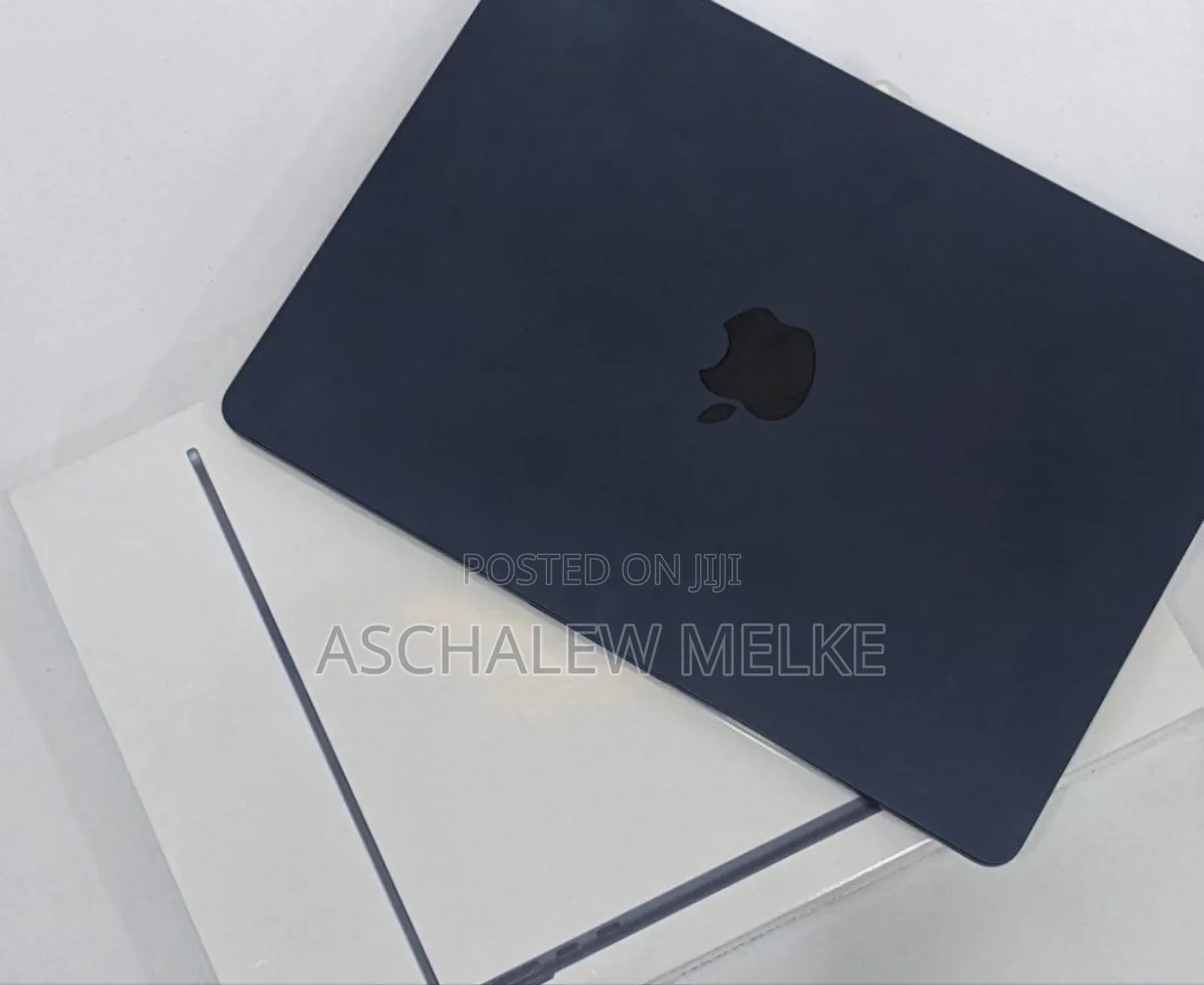 New Laptop Apple MacBook Air 2022 M2 8GB Apple M2 SSD 512GB