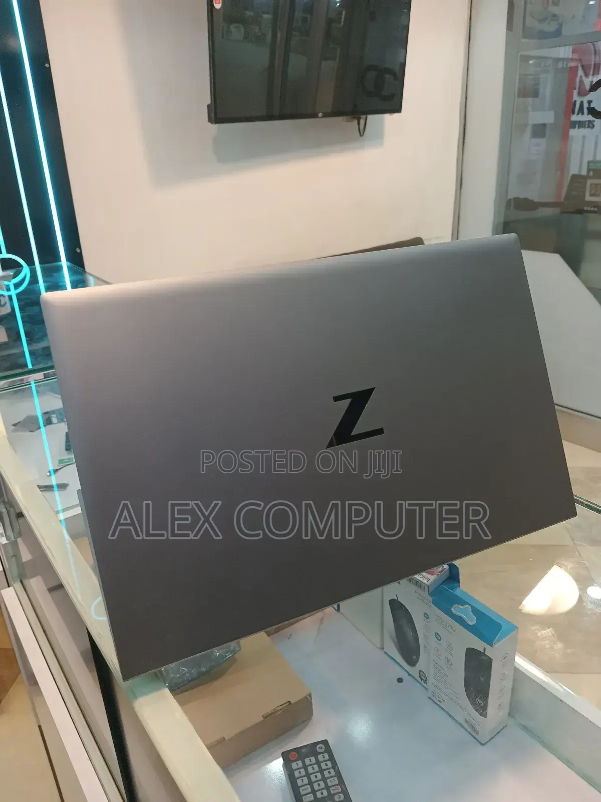 New Laptop HP ZBook Firefly 15 G7 16GB Intel Core I7 SSD 512GB