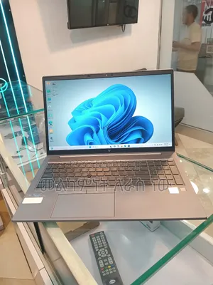 New Laptop HP ZBook Firefly 15 G7 16GB Intel Core I7 SSD 512GB