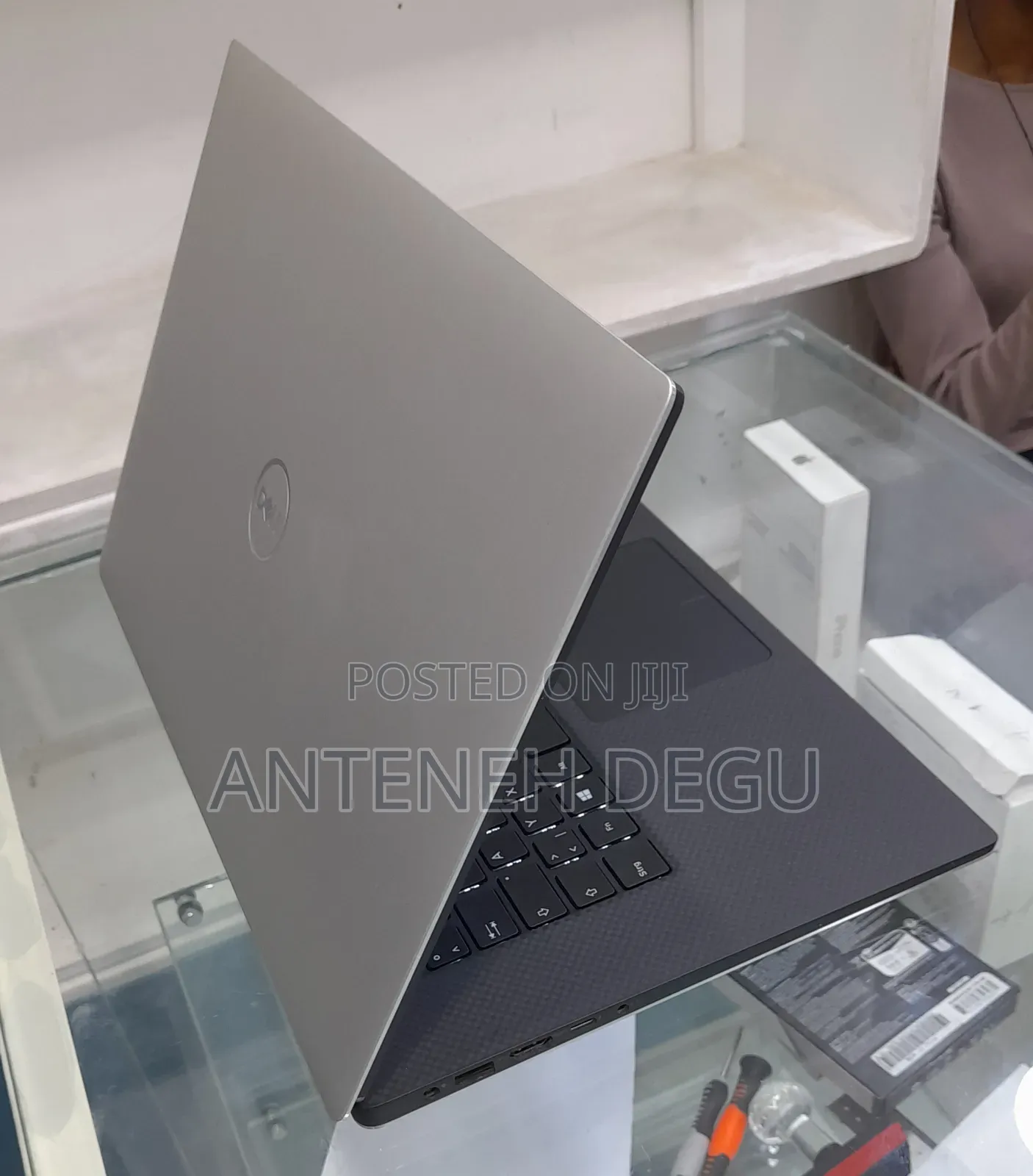 New Laptop Dell Precision 5570 16GB Intel Core i7 SSD 512GB