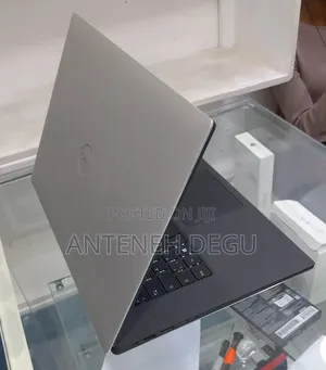 Photo - New Laptop Dell Precision 5570 16GB Intel Core i7 SSD 512GB