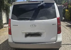 Hyundai H1 2021 White