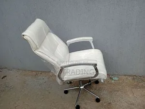 Photo - High Back Modern Leather Chair