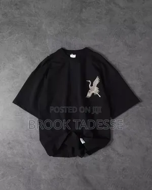  Stylish Graphic Tee – Soft, Comfy Perfect for Everyday Wear!