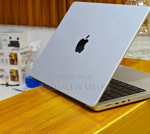 New Laptop Apple MacBook Pro 2021 M1 32GB Apple M1 Pro SSD 1T