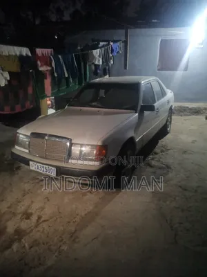 Mercedes-Benz 200E 1976 White