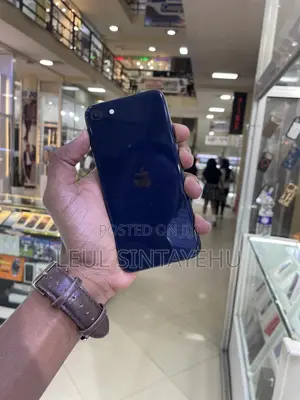 New Apple iPhone SE (2022) 64 GB Black