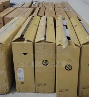 Photo - New HP 200 G4 22 All-in-One 8GB Intel Core I5 SSD 512GB