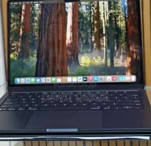 New Laptop Apple MacBook Air 2024 M3 13-Inch 8GB Apple M3 SSD 256GB