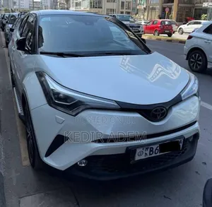 Photo - Toyota C-HR 2020 White