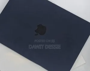 Photo - New Laptop Apple MacBook Air 2022 M2 8GB Apple M2 SSD 512GB