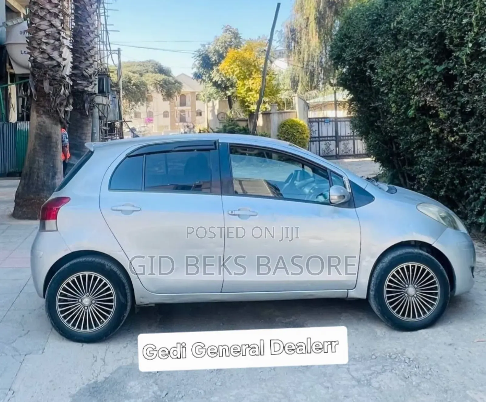 Toyota Yaris 2010 Silver