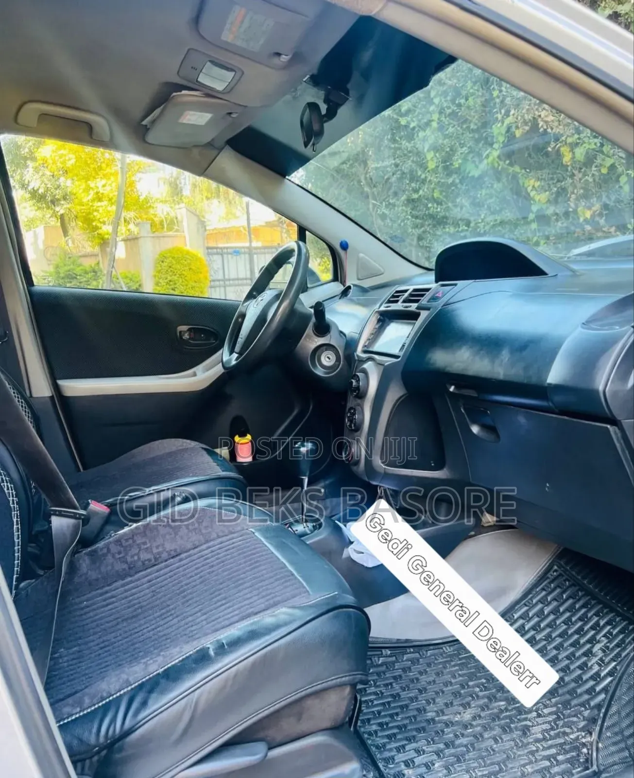 Toyota Platz 2003 Silver