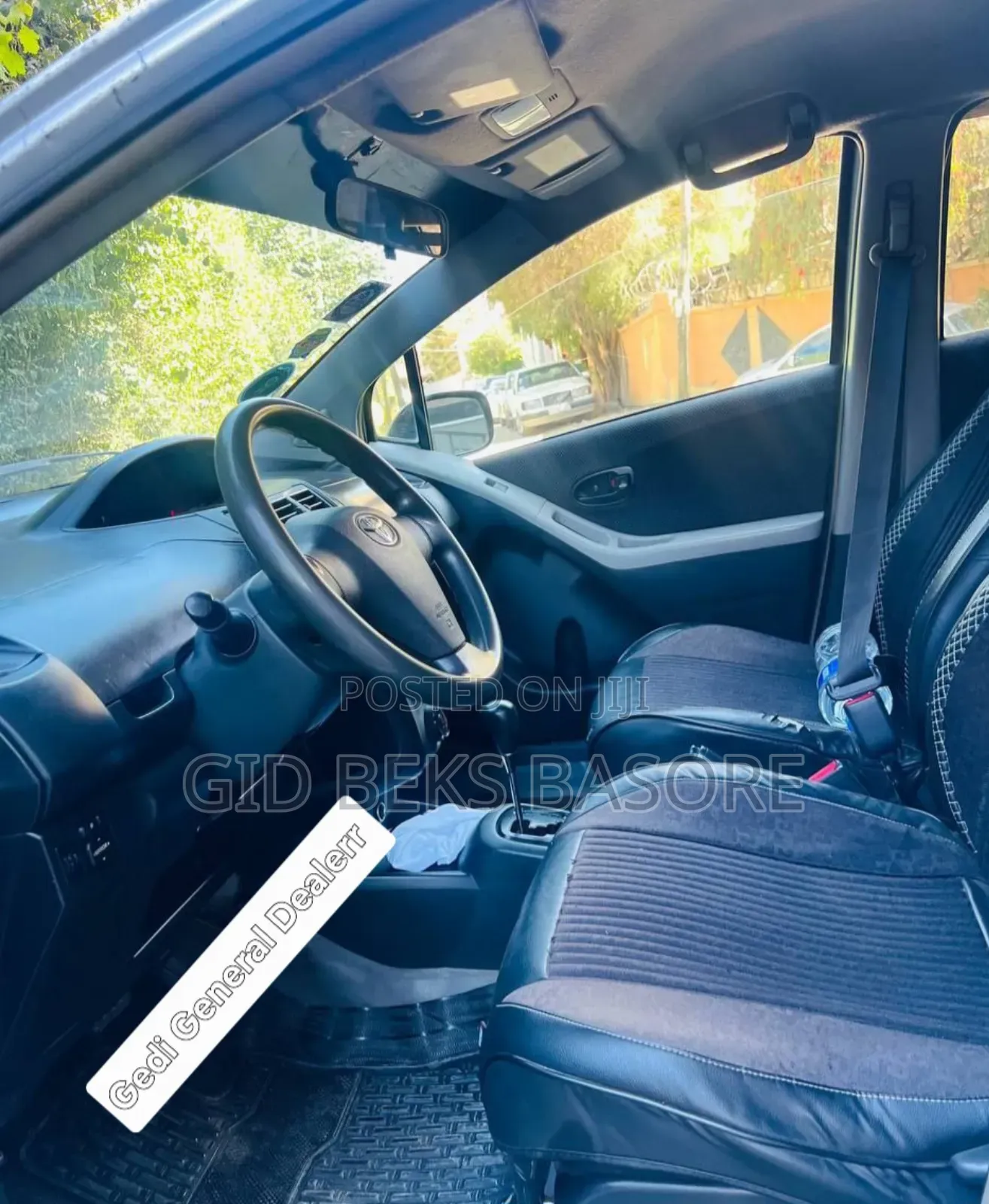 Toyota Platz 2003 Silver