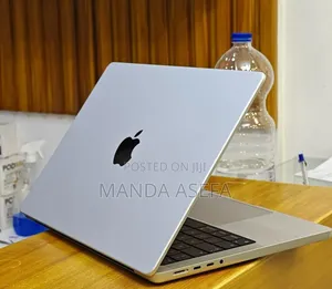 New Laptop Apple MacBook Pro M1 32GB Apple M1 Pro SSD 1T