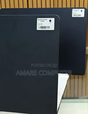 New Laptop Apple MacBook Air 2024 M3 13-Inch 8GB Apple M3 SSD 256GB