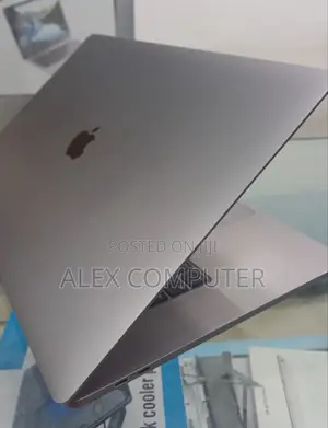 New Laptop Apple MacBook Pro 2019 32GB Intel Core I9 SSD 1T
