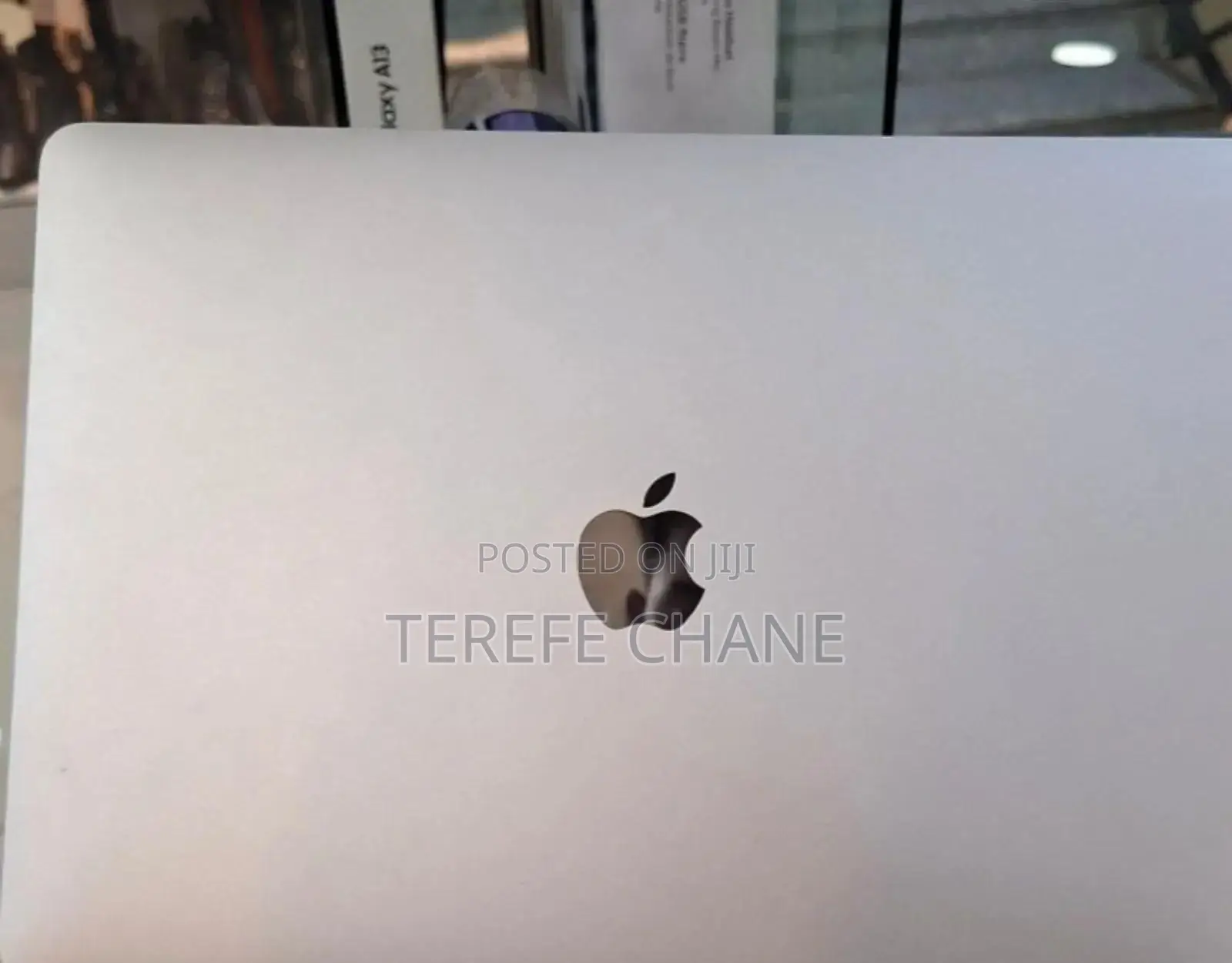 New Laptop Apple MacBook Pro 2022 M2 8GB Intel Core i5 SSD 256GB