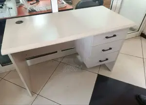 Office Table የቢሮ