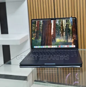 Photo - New Laptop Apple MacBook Air 2024 M3 13-Inch 8GB Apple M3 SSD 256GB