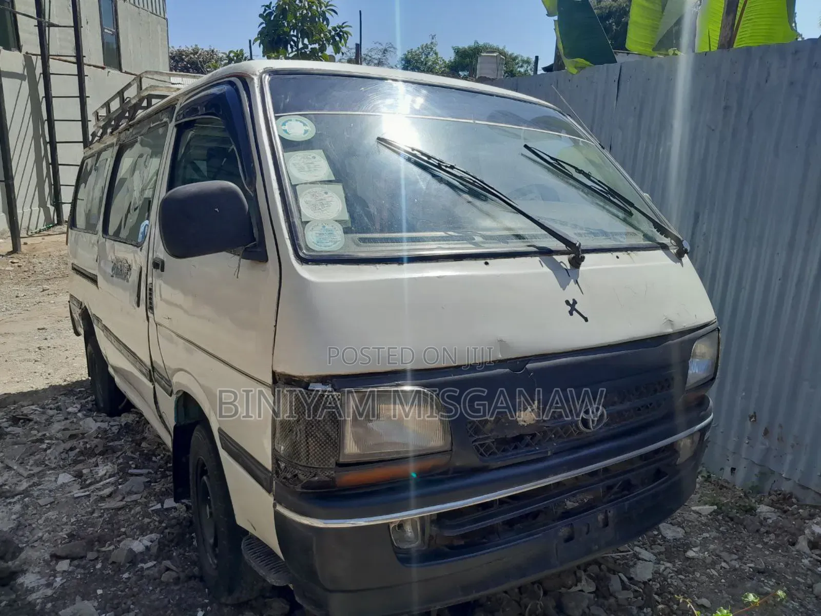 Toyota HiAce 1986 White