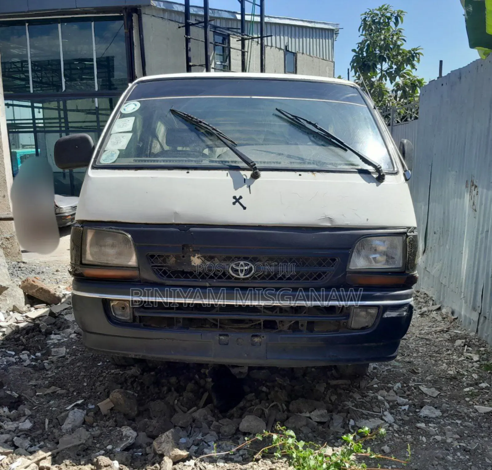 Toyota HiAce 1986 White