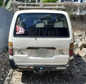 Toyota HiAce 1986 White