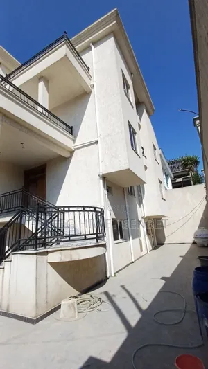 Furnished 8bdrm House in አአ, Bole for sale