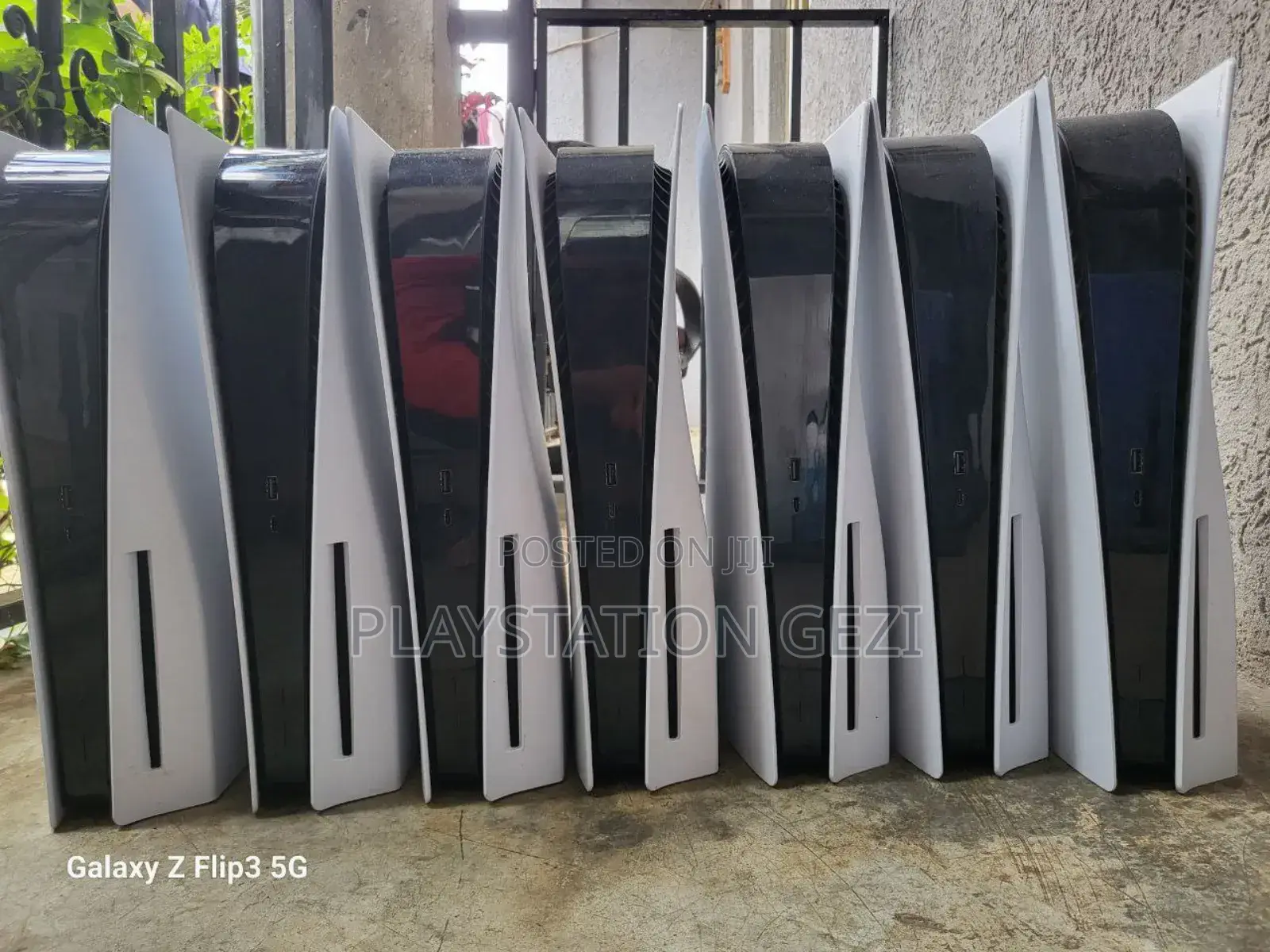 ብዛት Playstation 5 እየገዛን ነው ሽጡልን