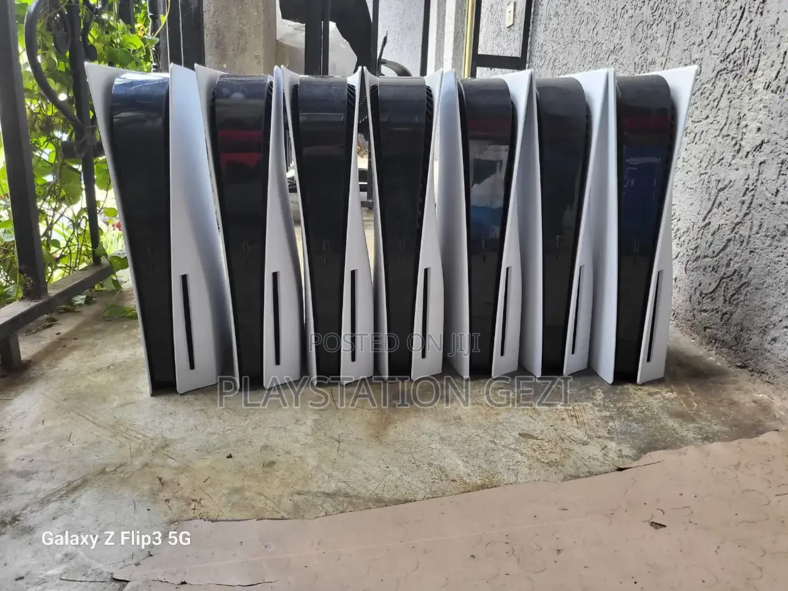 ብዛት Playstation 5 እየገዛን ነው ሽጡልን