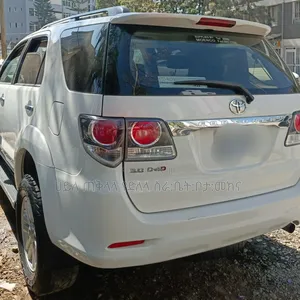 Toyota Fortuner 2015 Ivory