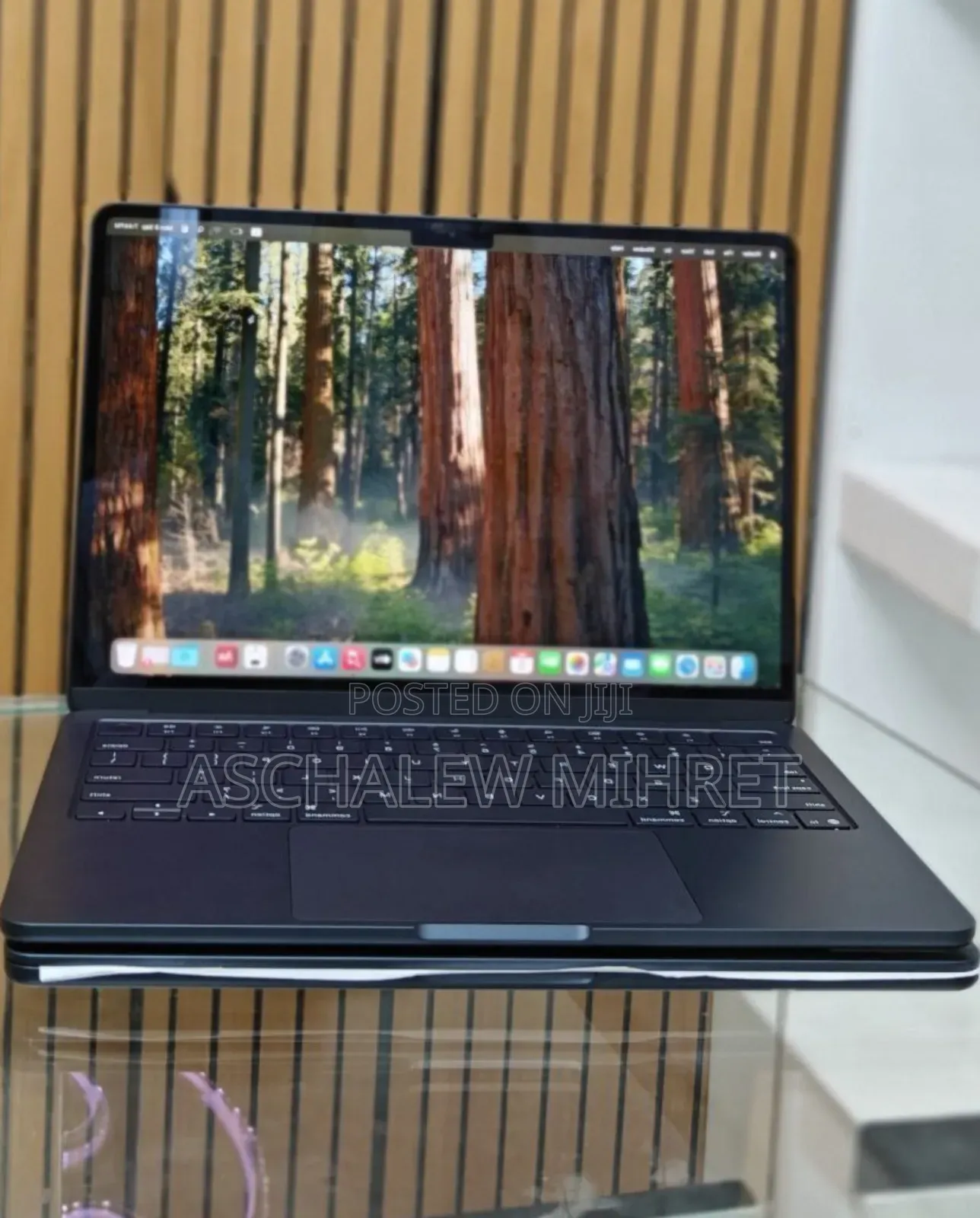 New Laptop Apple MacBook Air 2024 M3 13-Inch 8GB Apple M3 SSD 256GB