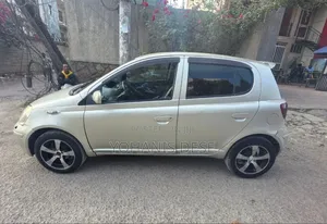 Toyota Vitz 2004 Gray