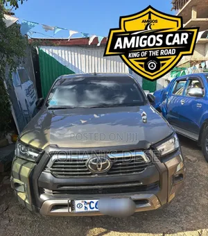 Photo - Toyota Hilux 2021 Gray