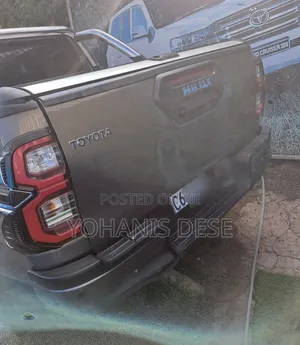 Toyota Hilux 2021 Gray