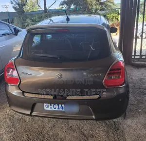 Suzuki Swift 2022 Gray