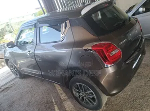 Suzuki Swift 2022 Gray