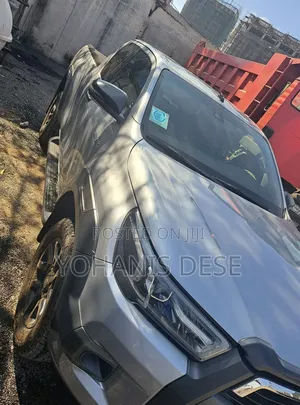 Toyota Hilux 2021 Silver