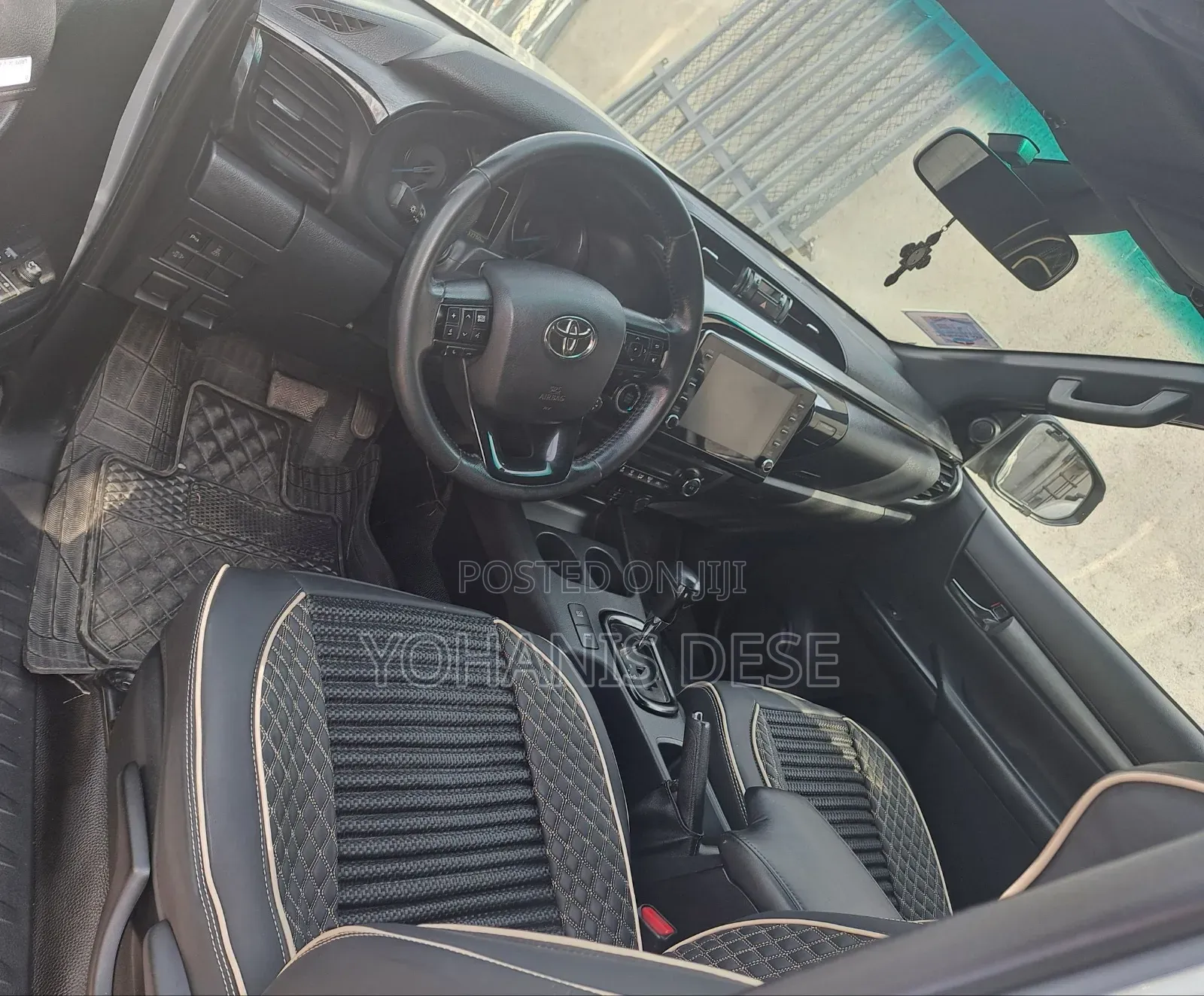 Toyota Hilux 2021 Silver