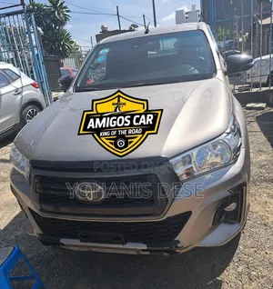 Photo - Toyota Hilux 2020 Silver