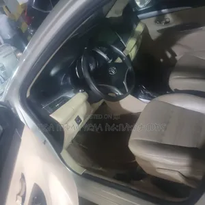 Toyota Yaris 2015 Gold