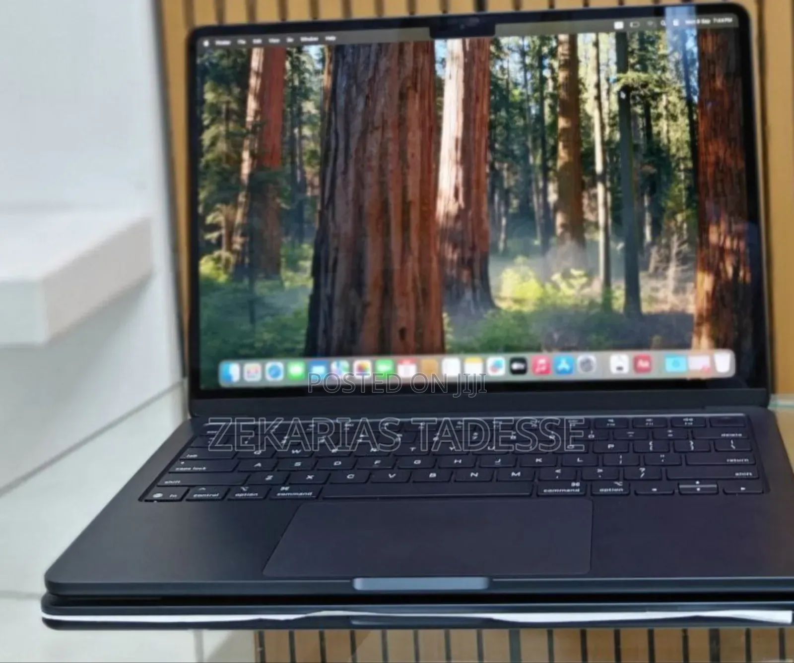 New Laptop Apple MacBook Air 2024 M3 13-Inch 8GB Apple M3 SSD 256GB